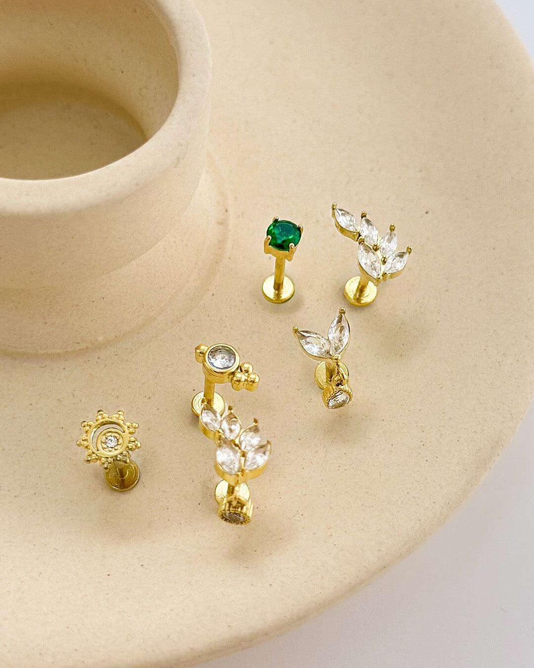 Orecchini Dorati 6 Chips Misti Di Sole Ed Erba In Strass