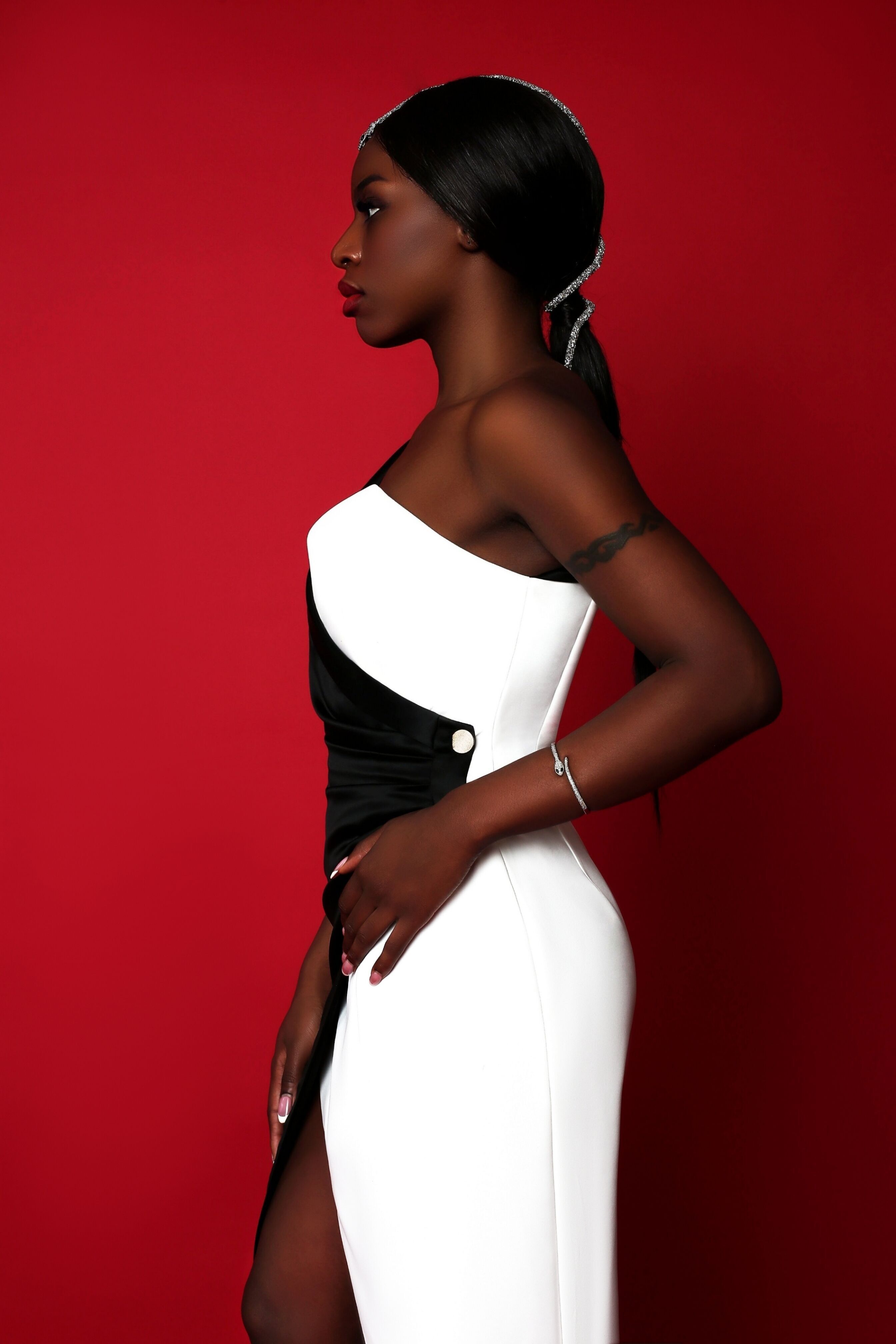 Abito aderente monospalla