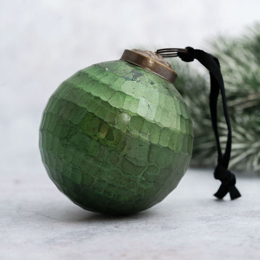 Pallina di Natale rustica in vetro tagliato Evergreen da 3"