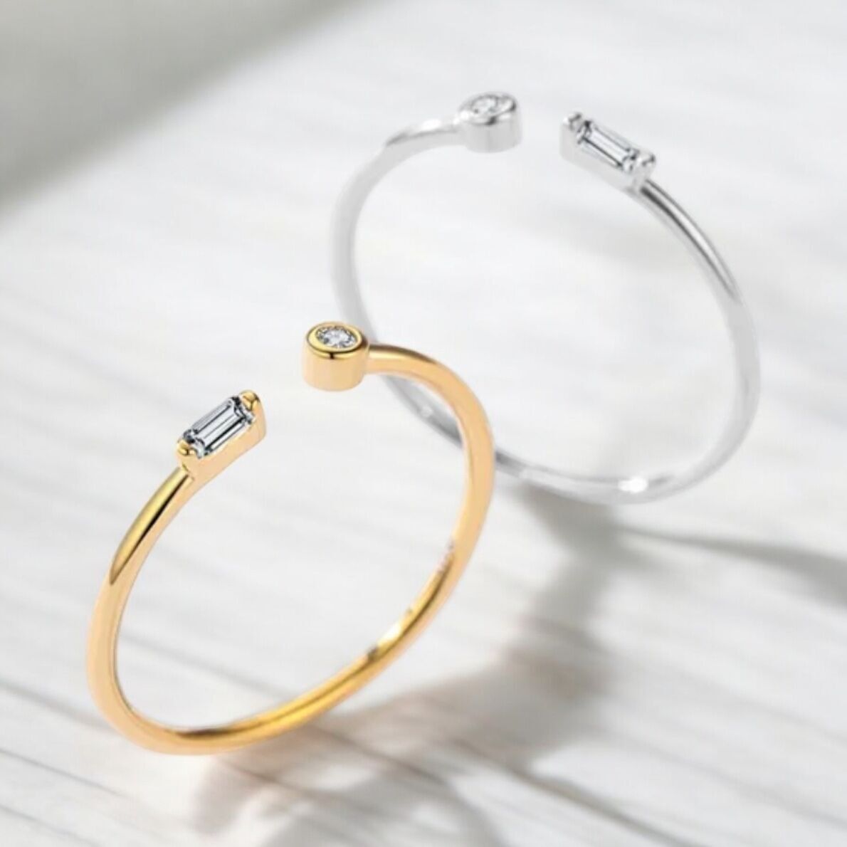 Anillo Sharon bañado en oro con circonitas