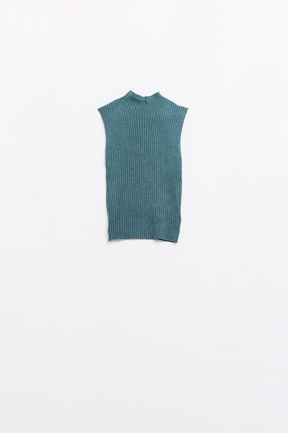 Sleeveless fine knit wool sweater in green