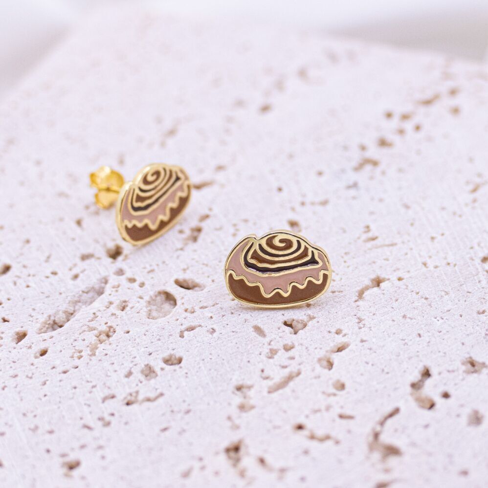 Cinnamon roll earrings - 14k gold plated Sweden Kanelbulle
