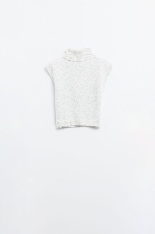 Cozy turtleneck sleeveless sweater in grey