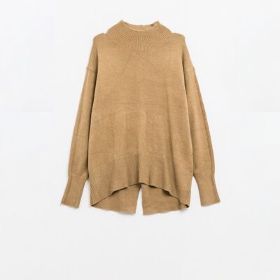 Pull camel ample avec ouverture dans le dos