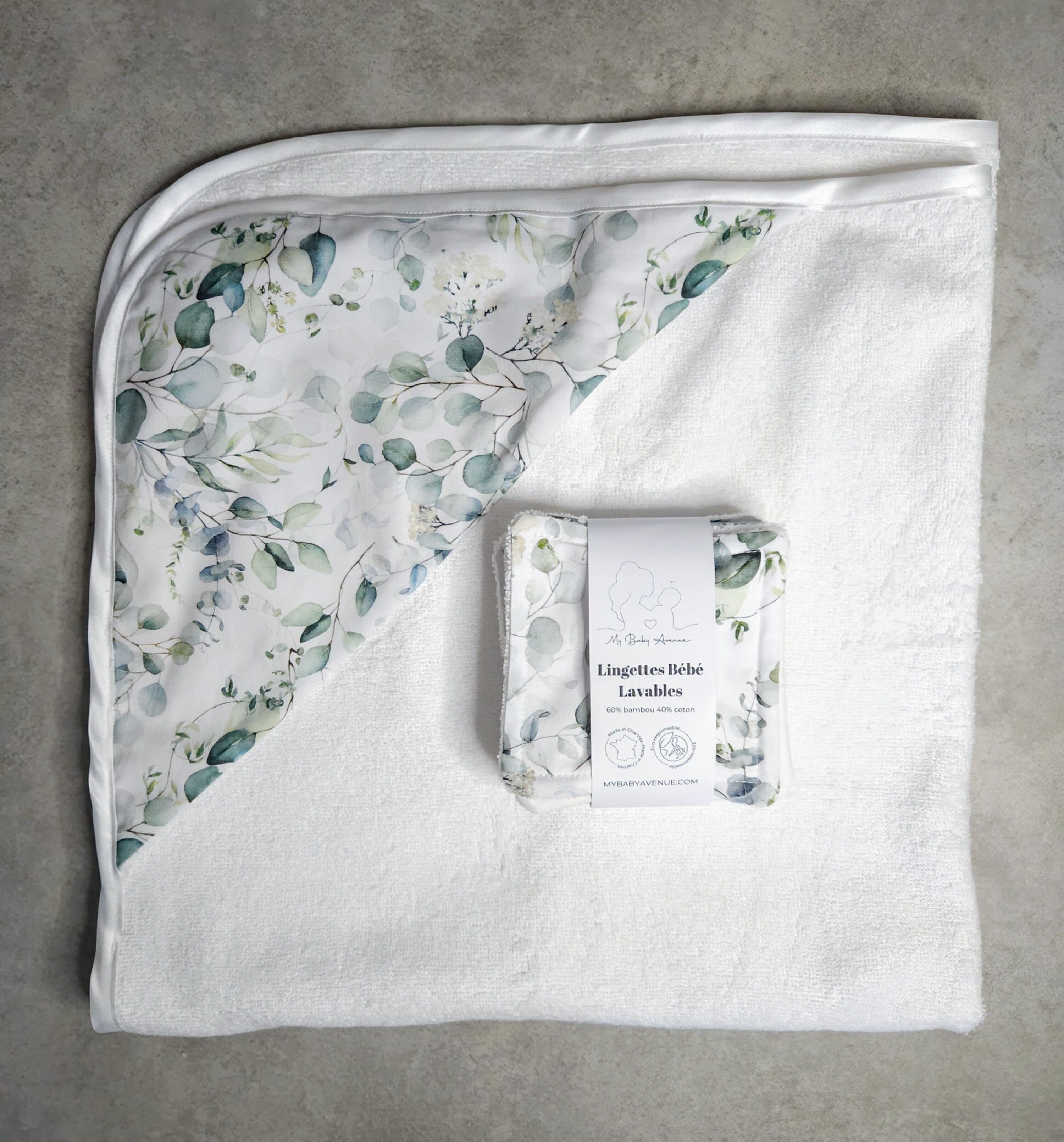 Mantella da bagno in eucalipto