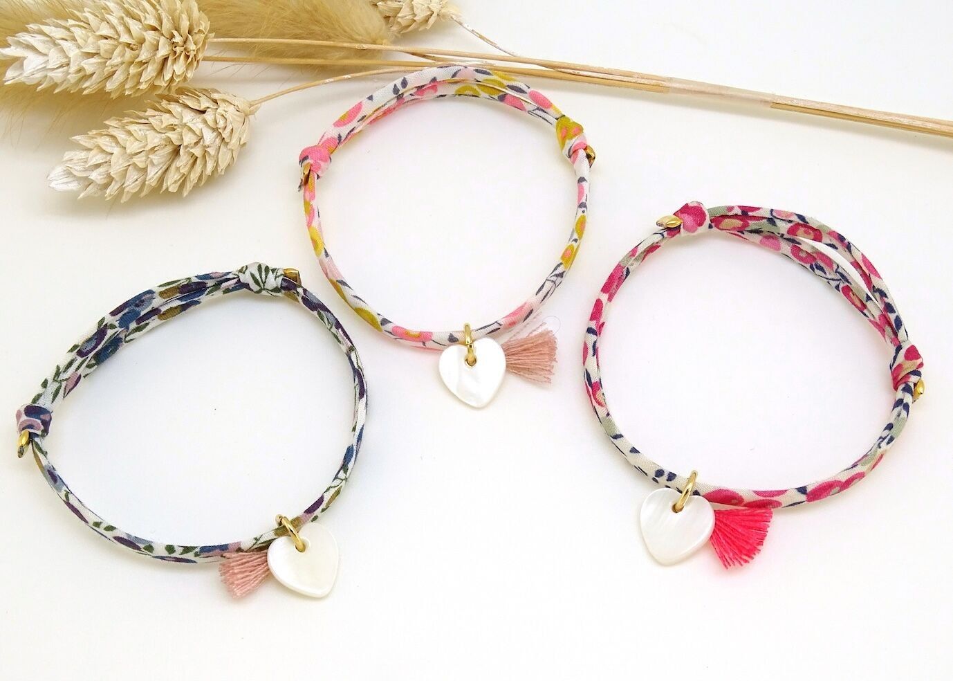 Mother-of-pearl heart bracelet