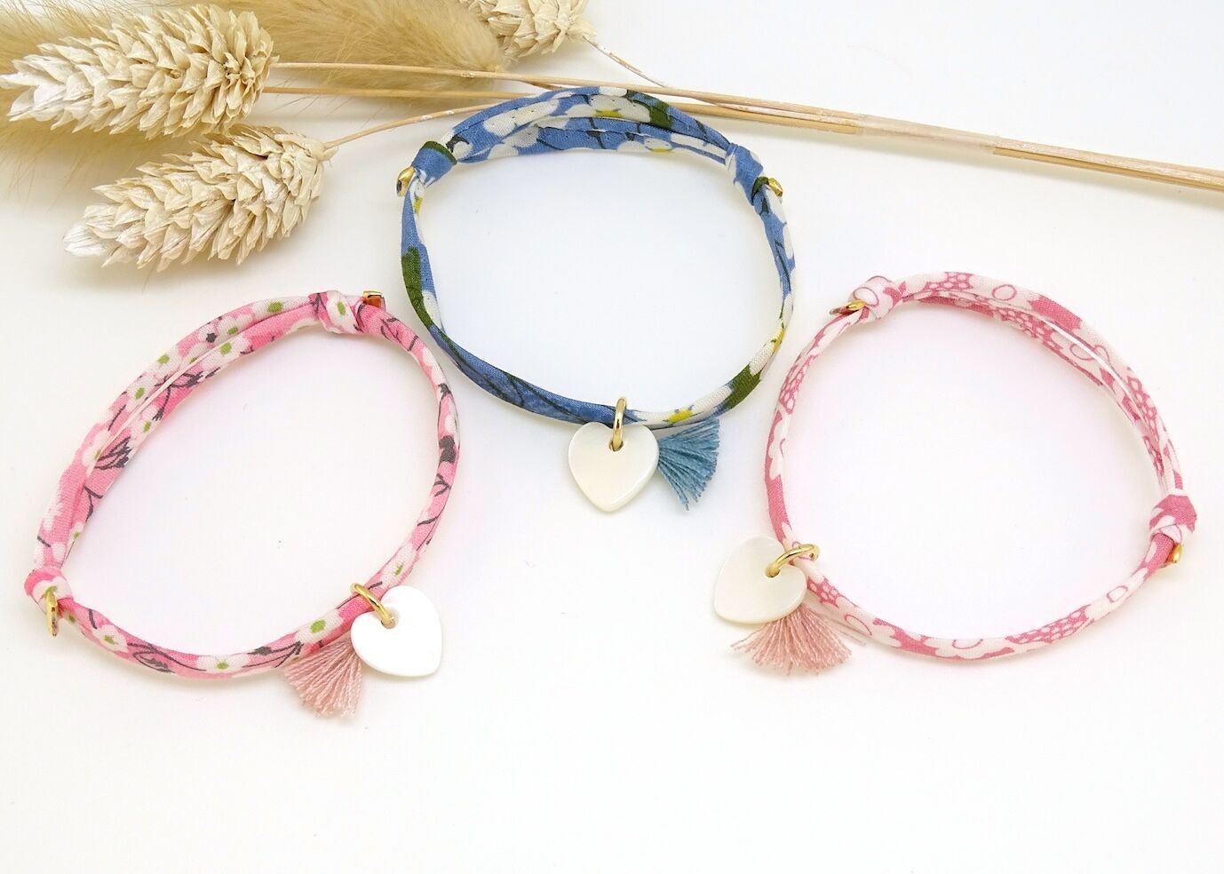 Mother-of-pearl heart bracelet