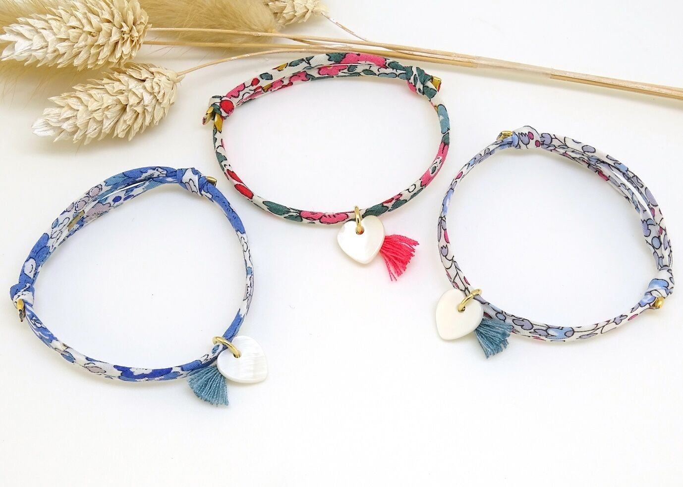 Mother-of-pearl heart bracelet