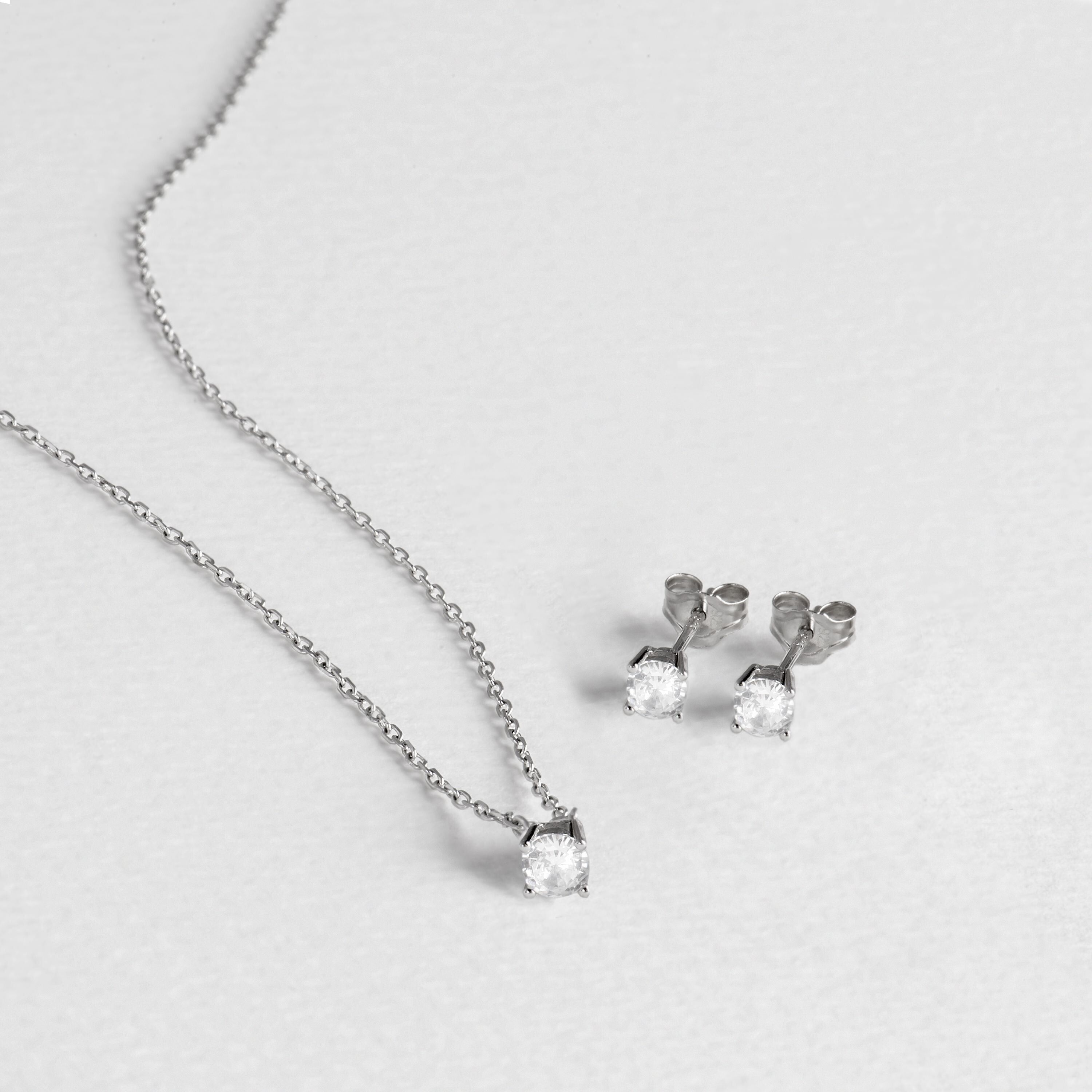 Luxenter Basic-Ohrringe und Keval-Halskette aus 925er-Sterlingsilber