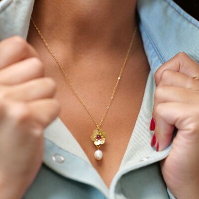 Albane - Garnet and mother-of-pearl necklace
