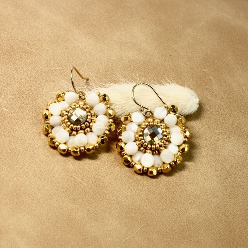 Iris- Orecchini in madreperla