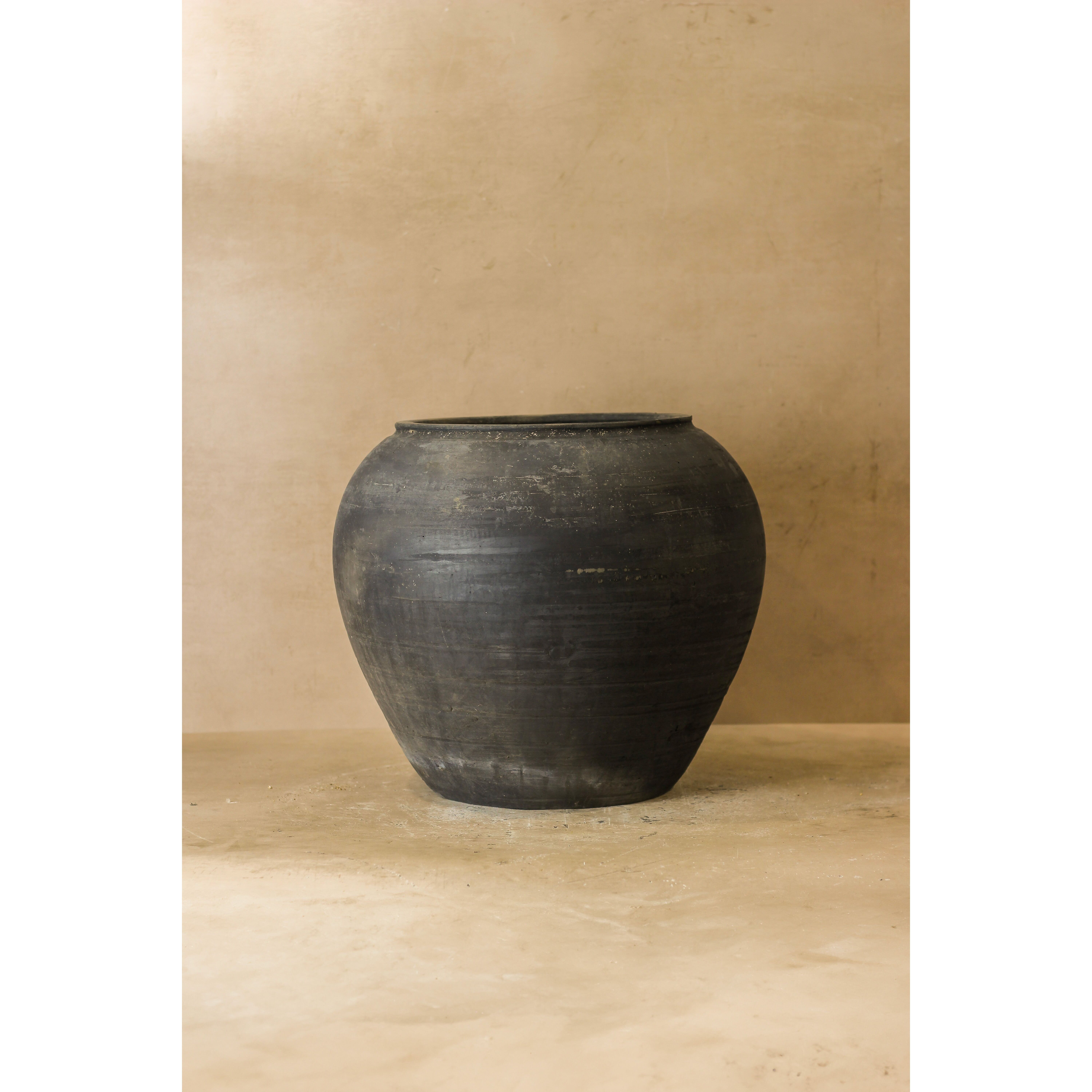 Vintage Dark Pot - No 66