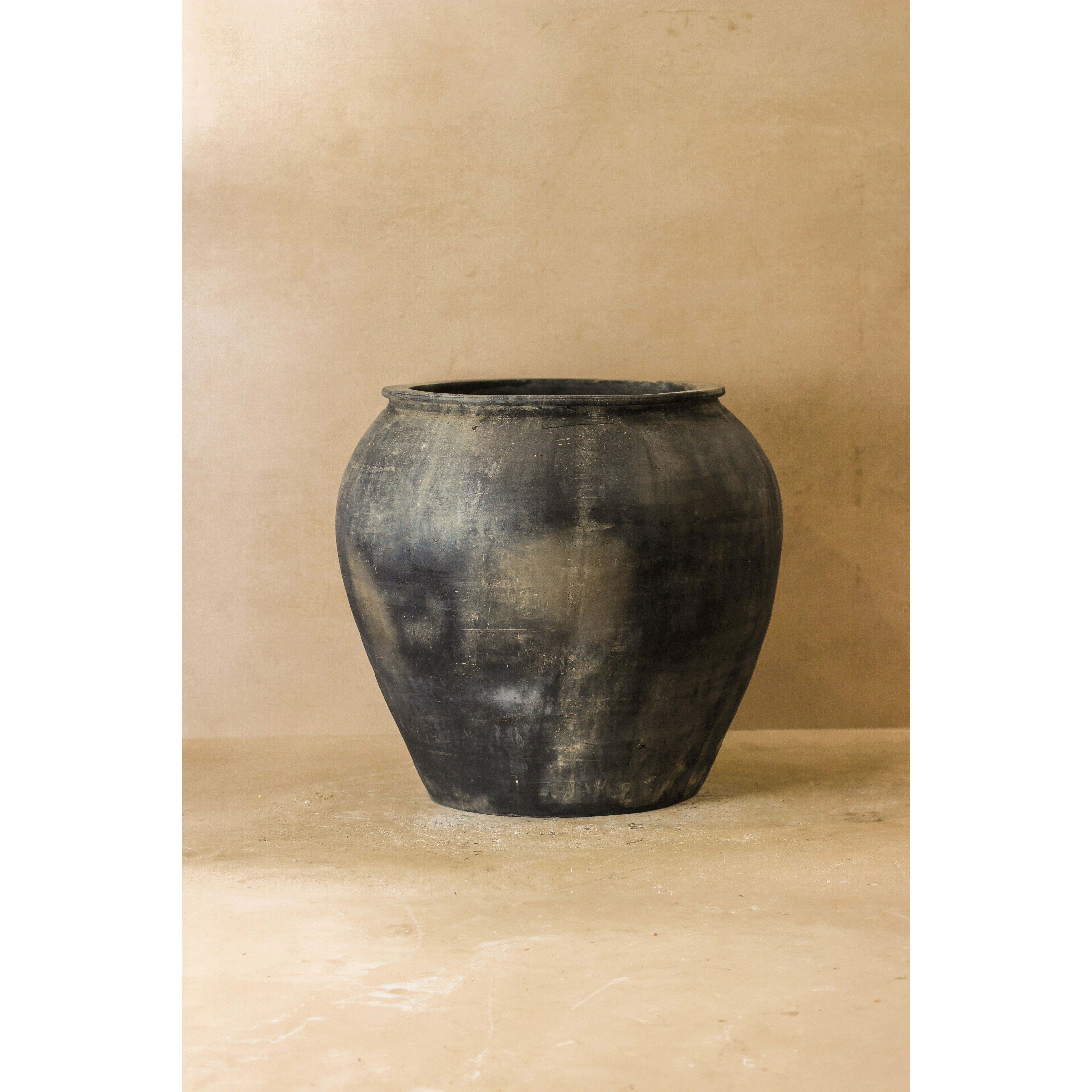 Vintage Dark Pot - No 65