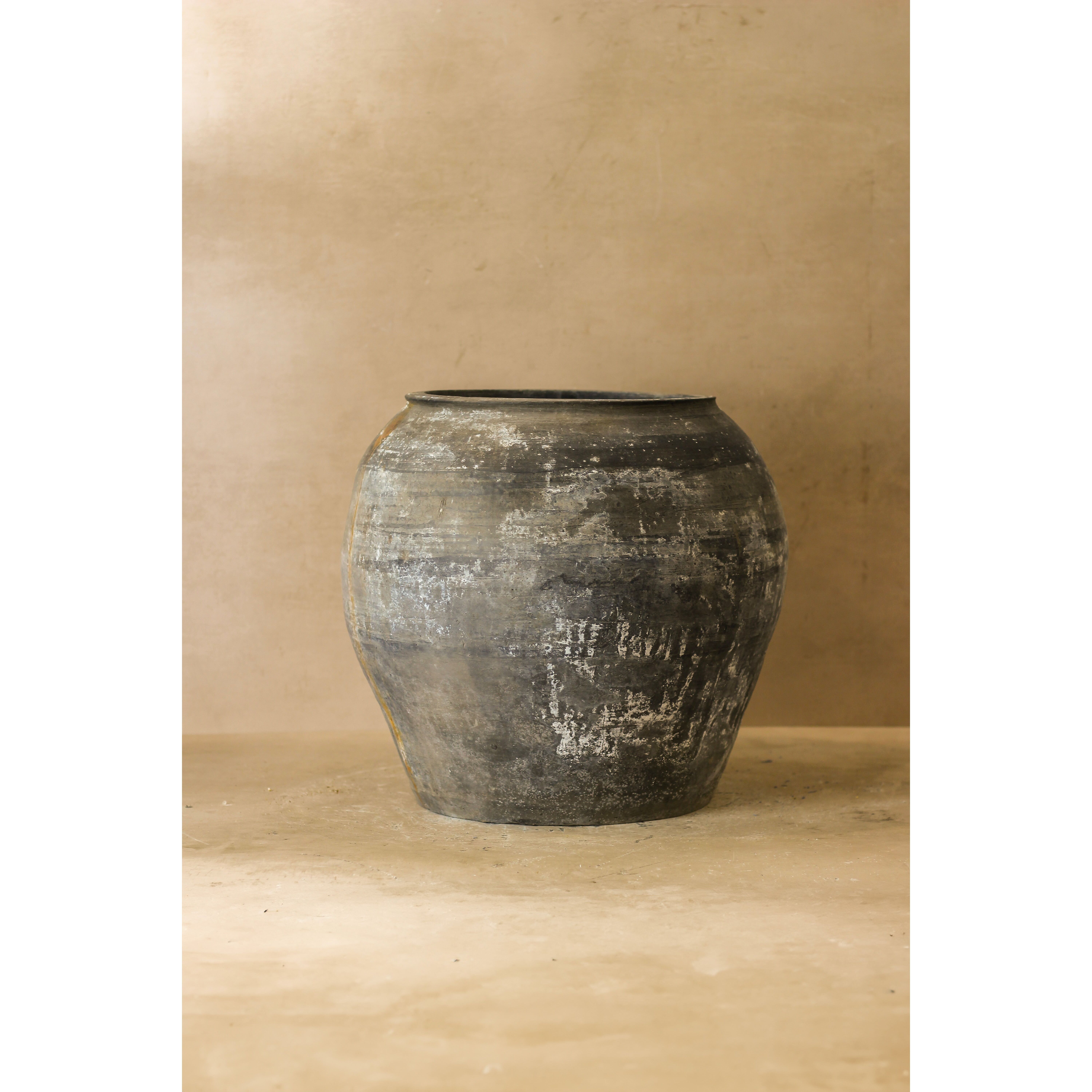 Vintage Dark Pot - No 68