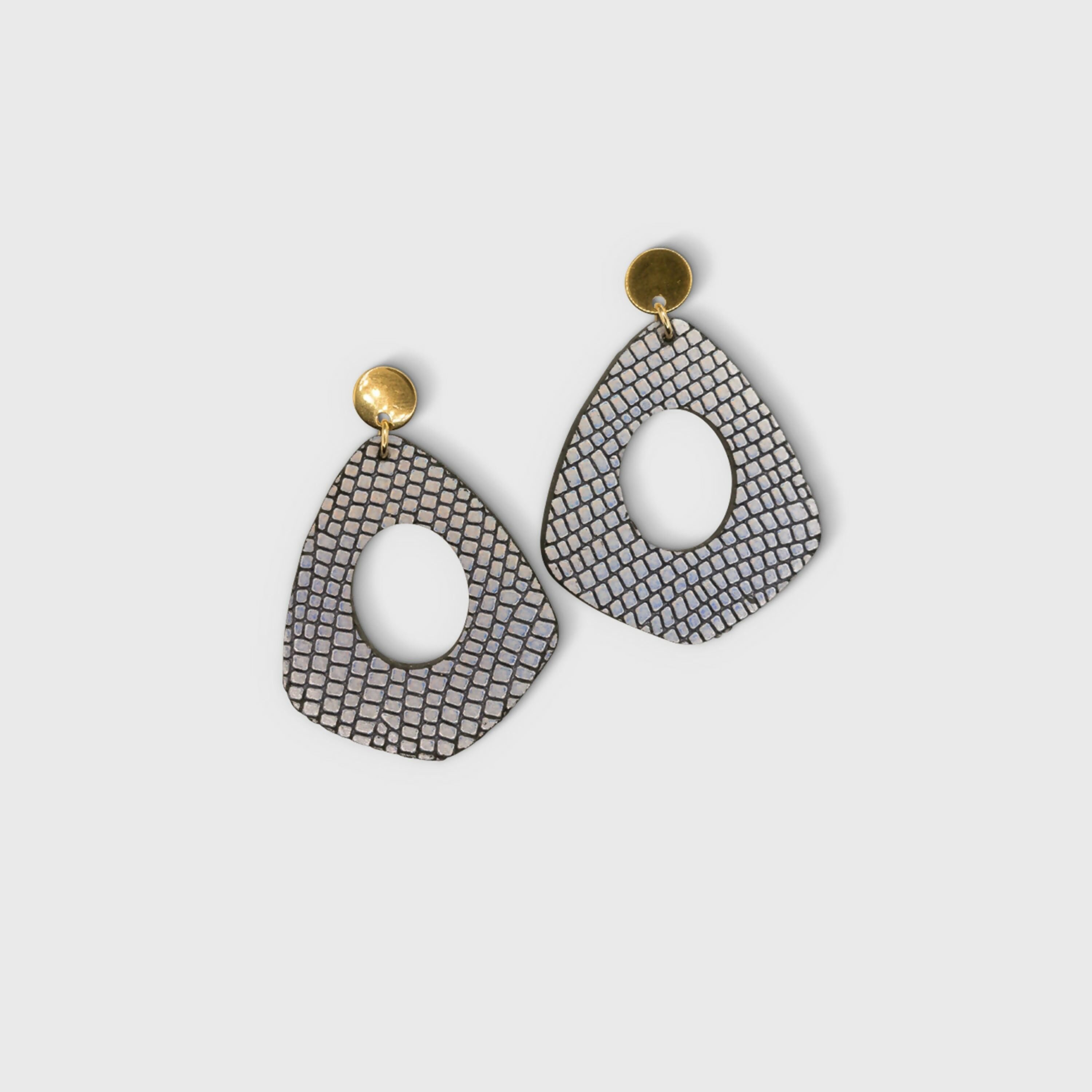 Pendientes de aro en piel estampada carey