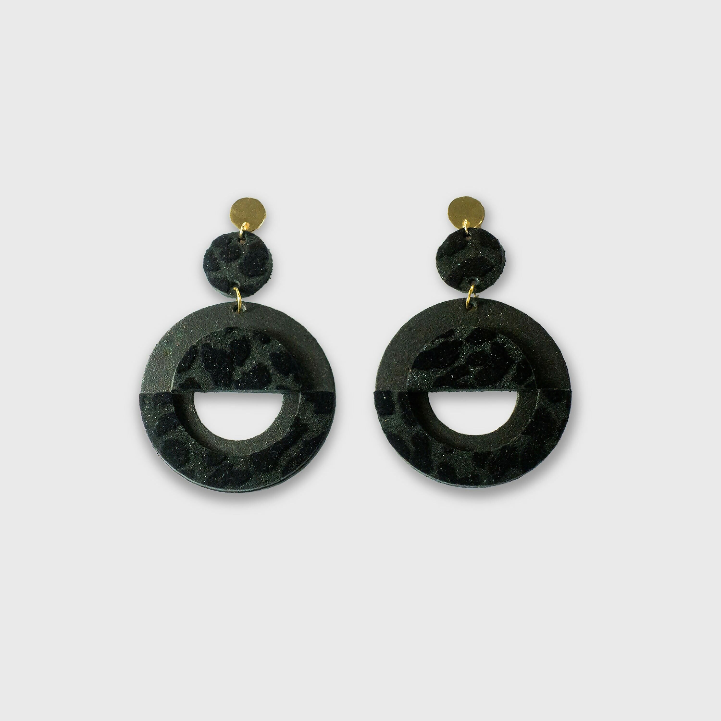 Retro-schicke schwarze Ohrringe