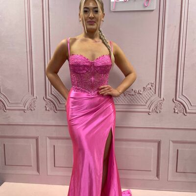 Nicki rosa fuerte