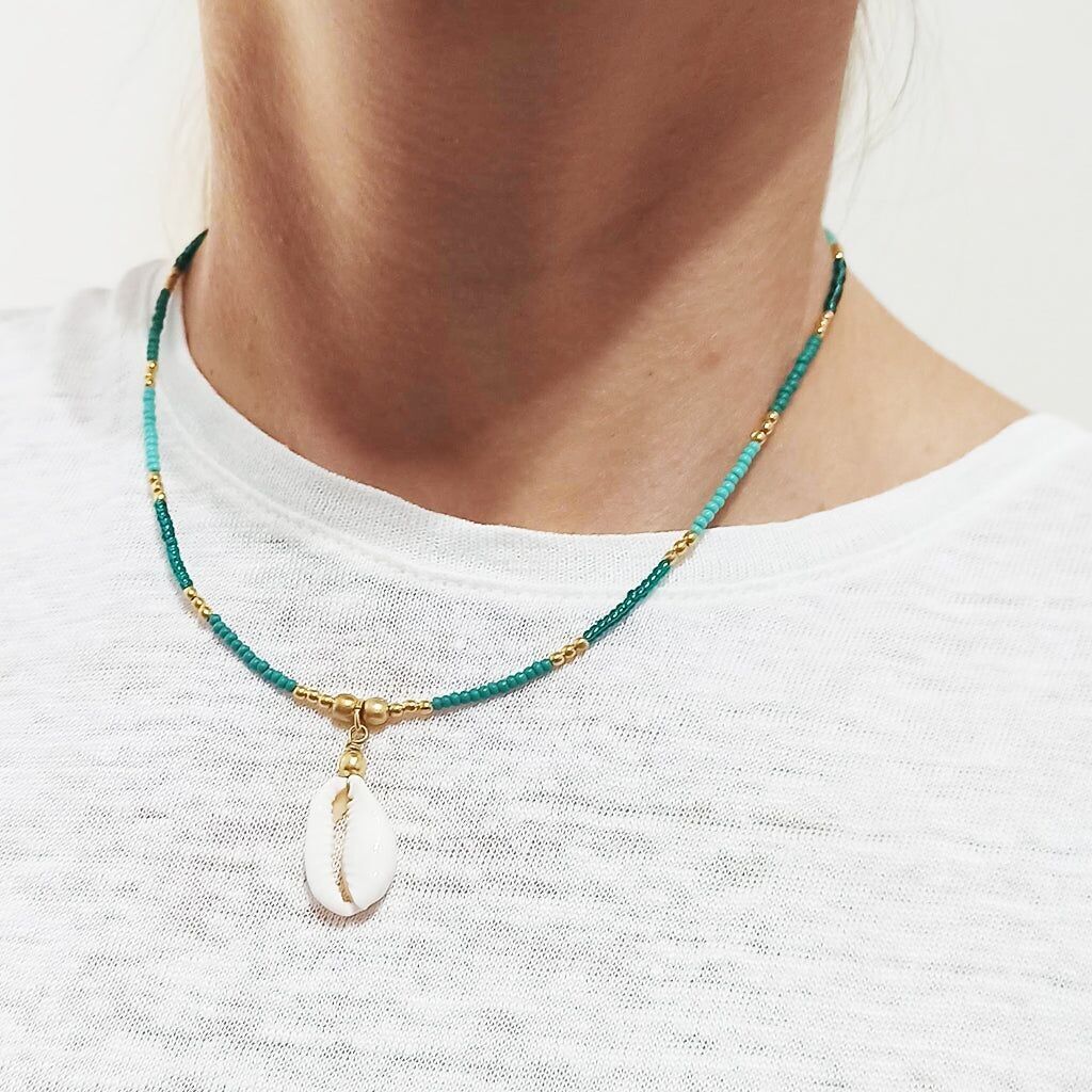 Collana Di Perline Con Ciondolo Conchiglia Verde Acqua