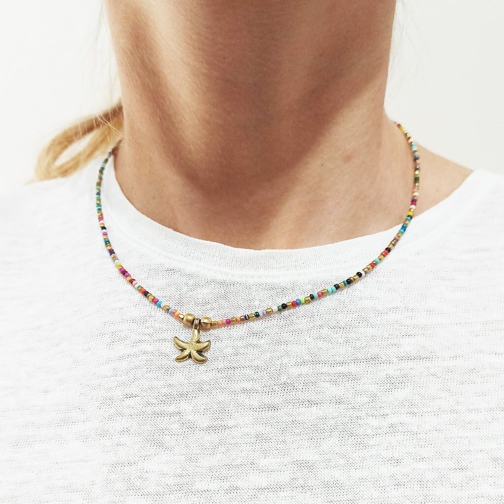 Collana con perline · Stella marina multicolore