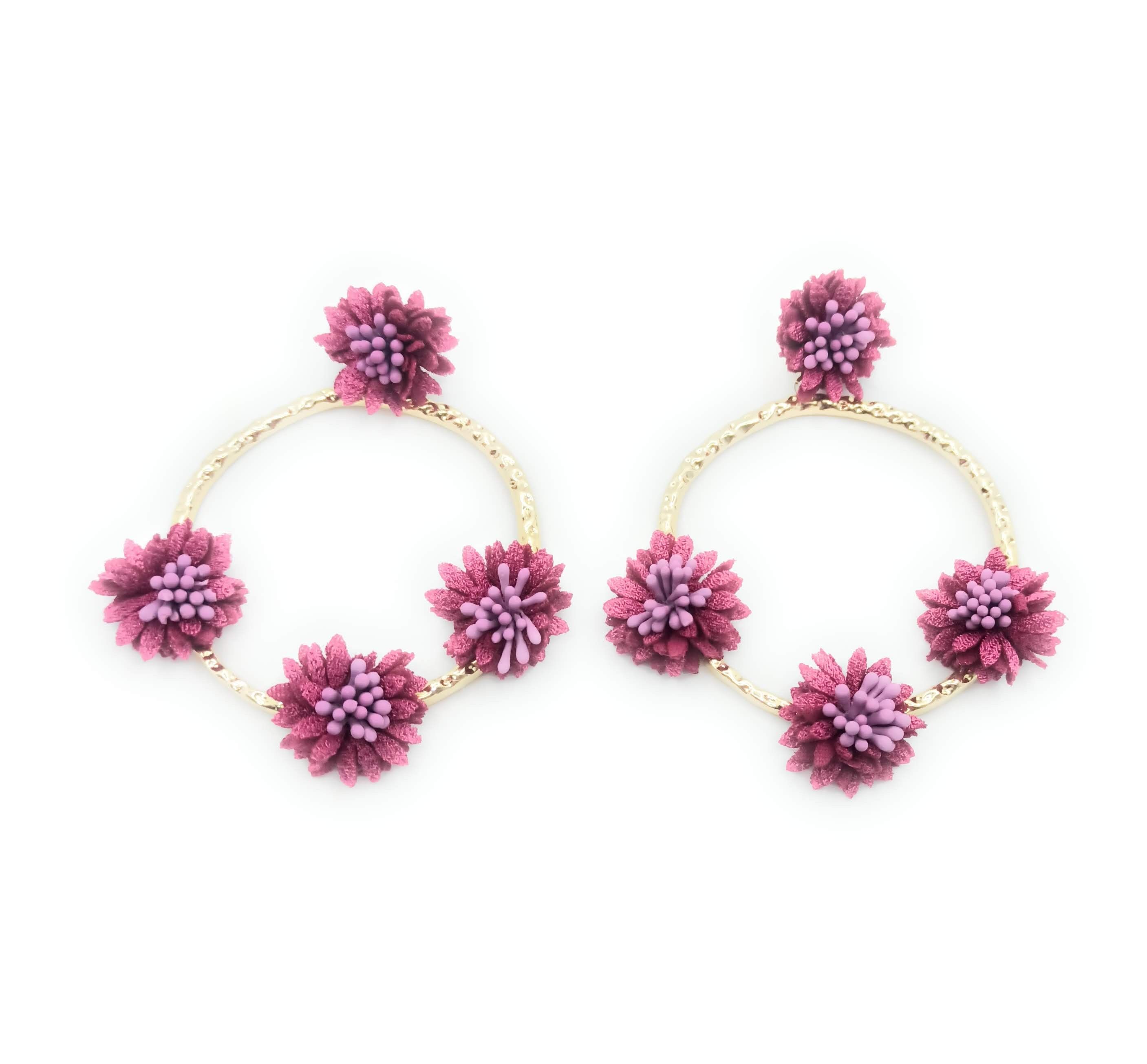 Orecchini flamenco in oro · Cerchio di fiori viola