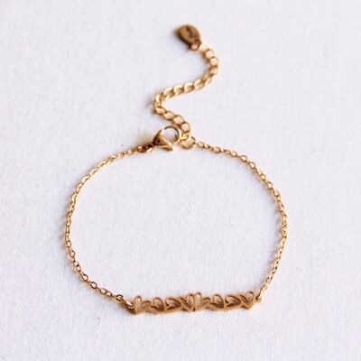 Bonita pulsera con mini corazones.