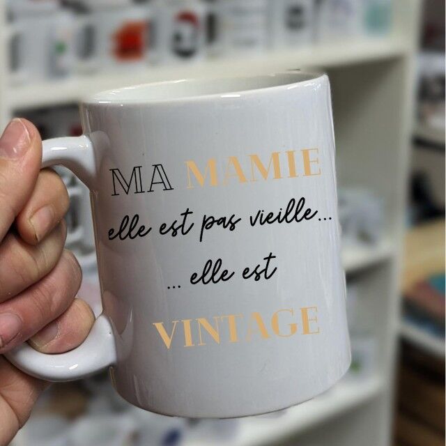 Tasse „Meine Oma ist nicht alt, sie ist Vintage“