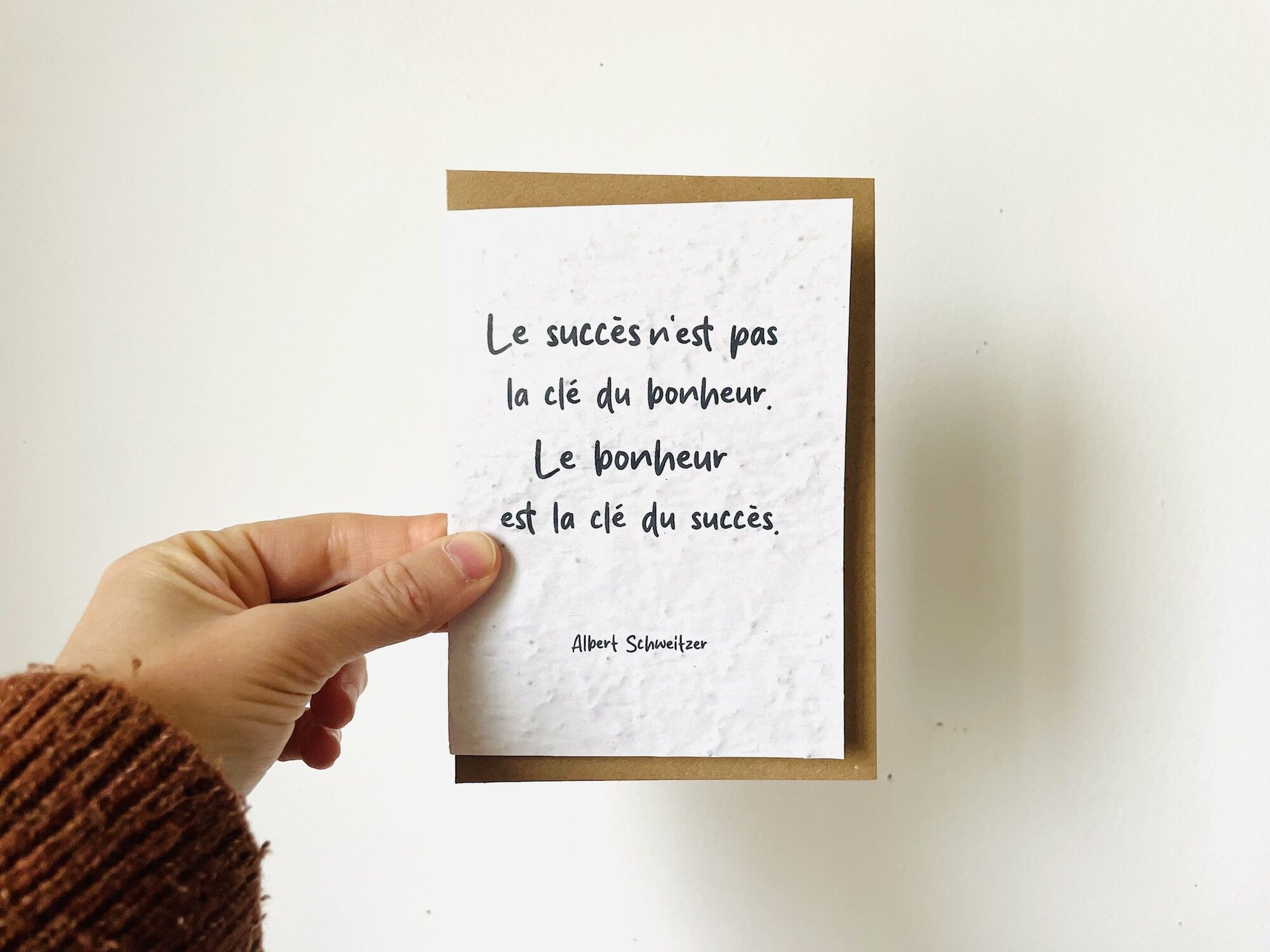 Karte zum Pflanzen mit einer Botschaft mehr mehr