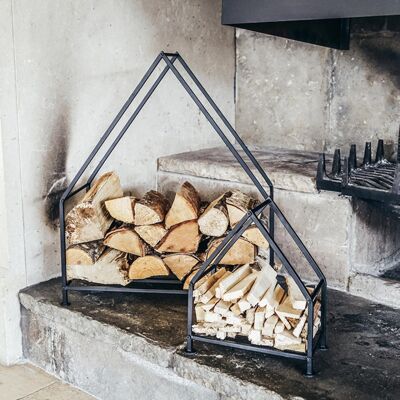 Maison noire / petit bois/porte-bûches