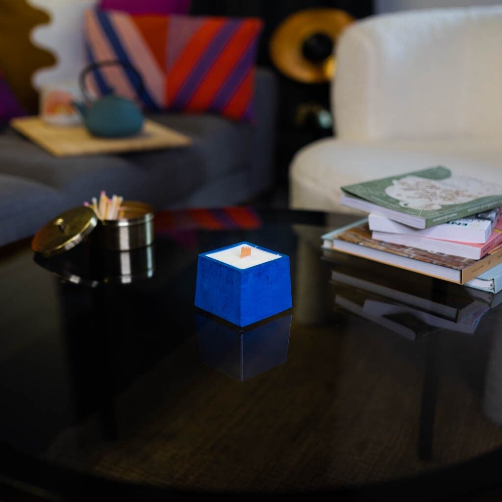 Vela perfumada en hormigón azul - Formato trapezoidal - Fragancia MonoÏ