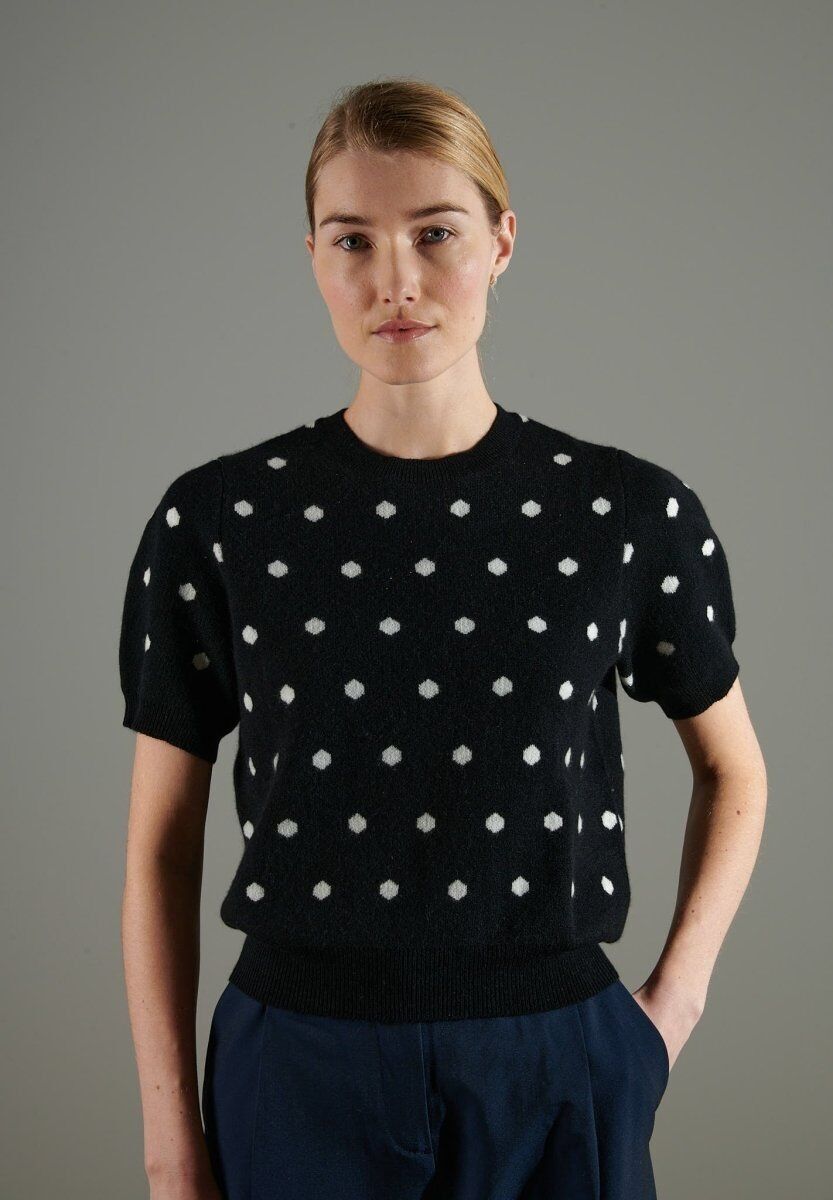 Damen-Rundhalspullover aus ecrufarbenem Kaschmir in Schwarz/Weiß – NAMI 13