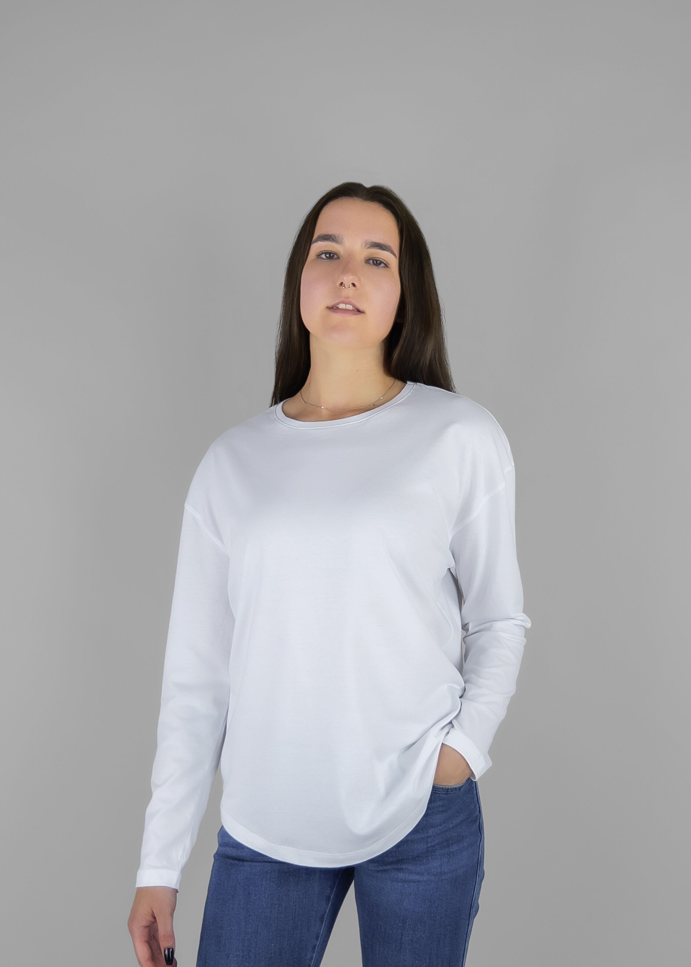 Bianca – Il tuo capo essenziale per tutti i giorni, realizzato in lussuoso cotone Pima