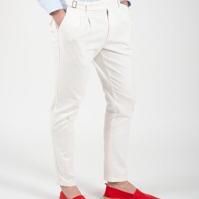 Pantaloni bianchi con fibbia