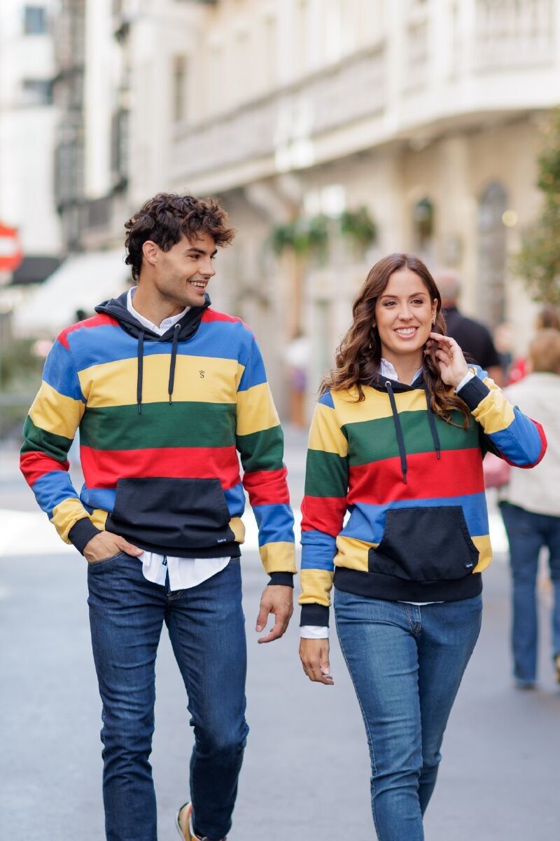 Felpa nei colori blu scuro