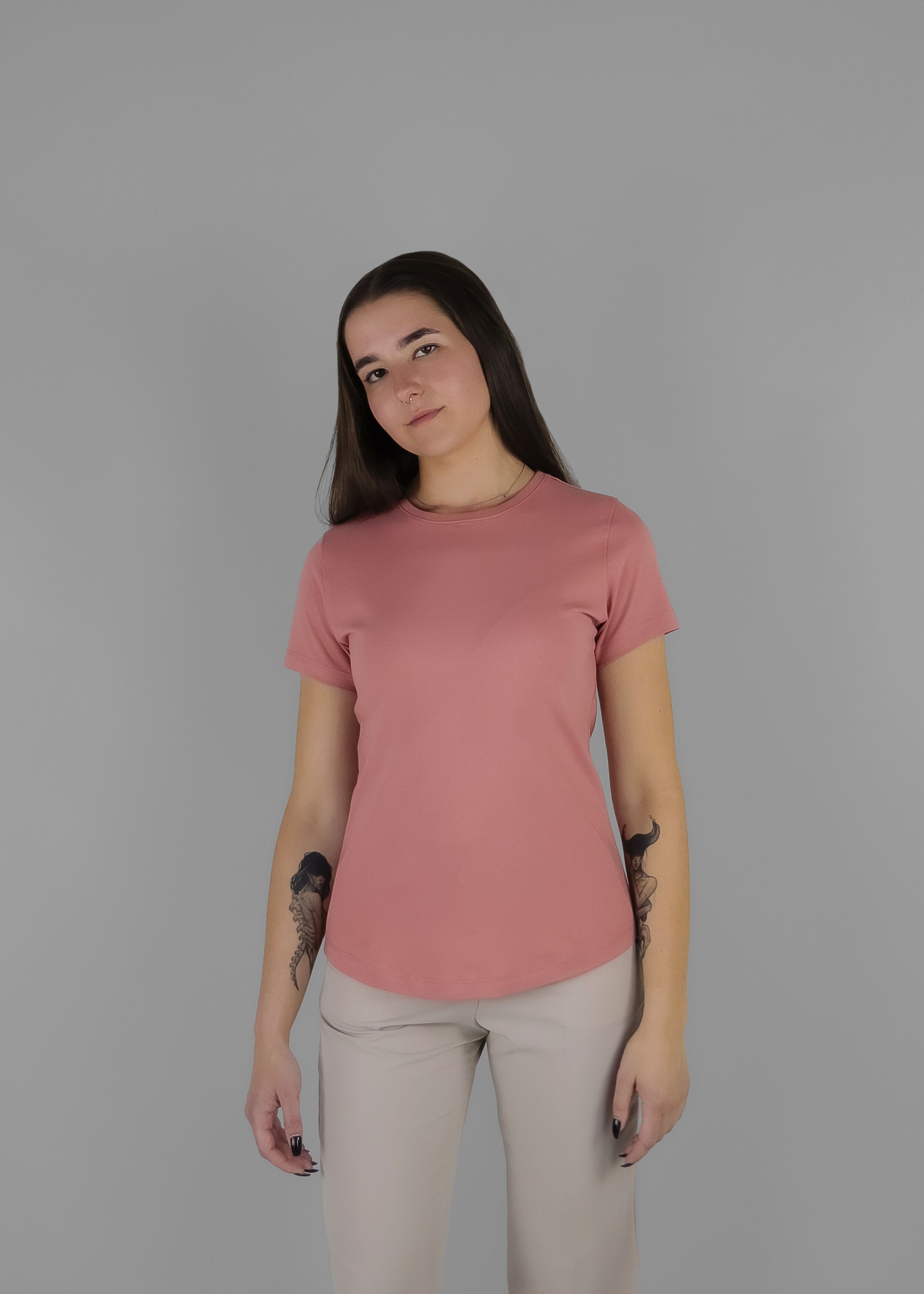 Veronica – Eleganza in rosa: T-shirt skinny fit dalla raffinatezza femminile