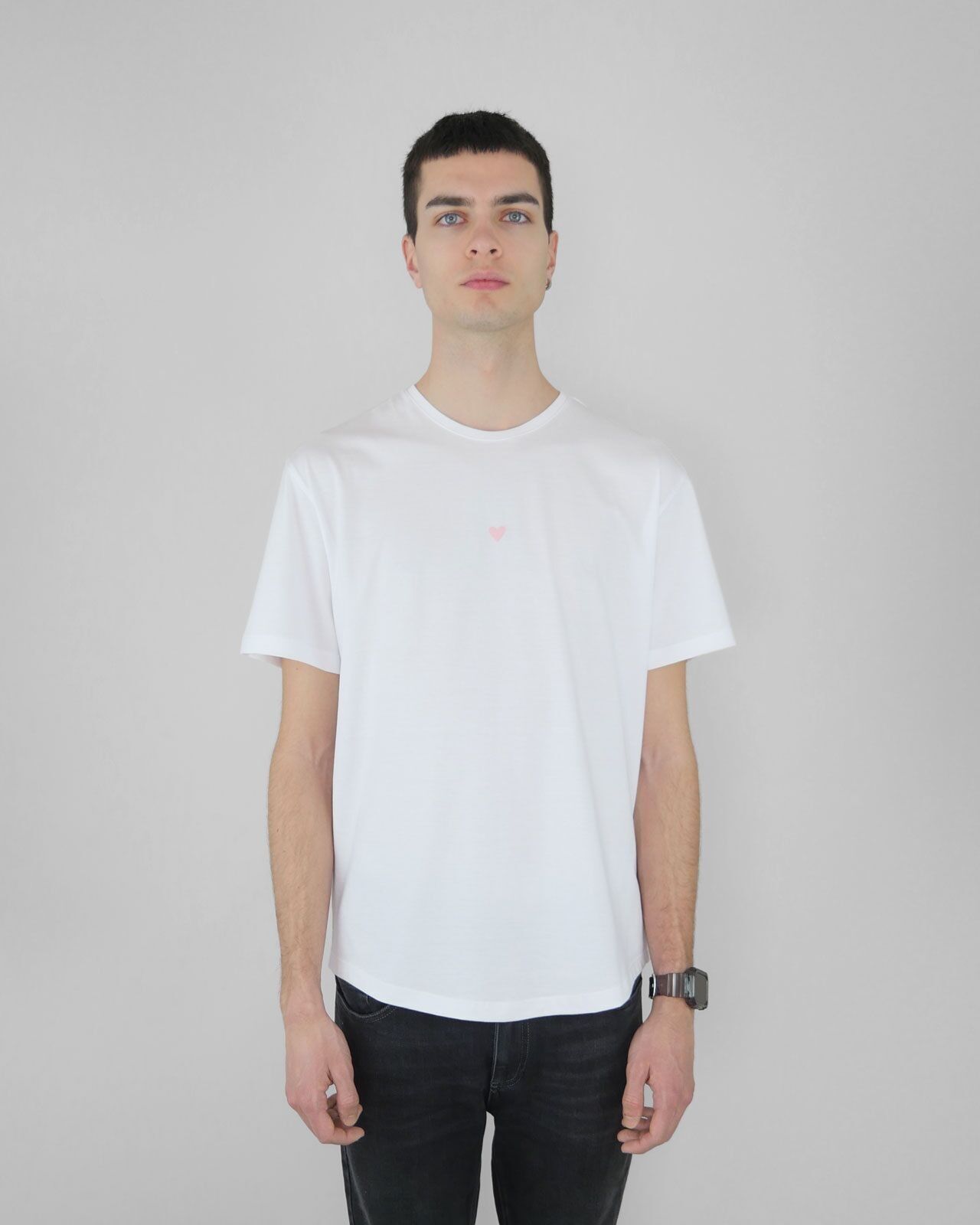 T-shirt Merge – devant doux, dos audacieux.