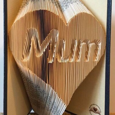 "Mum" in love heart