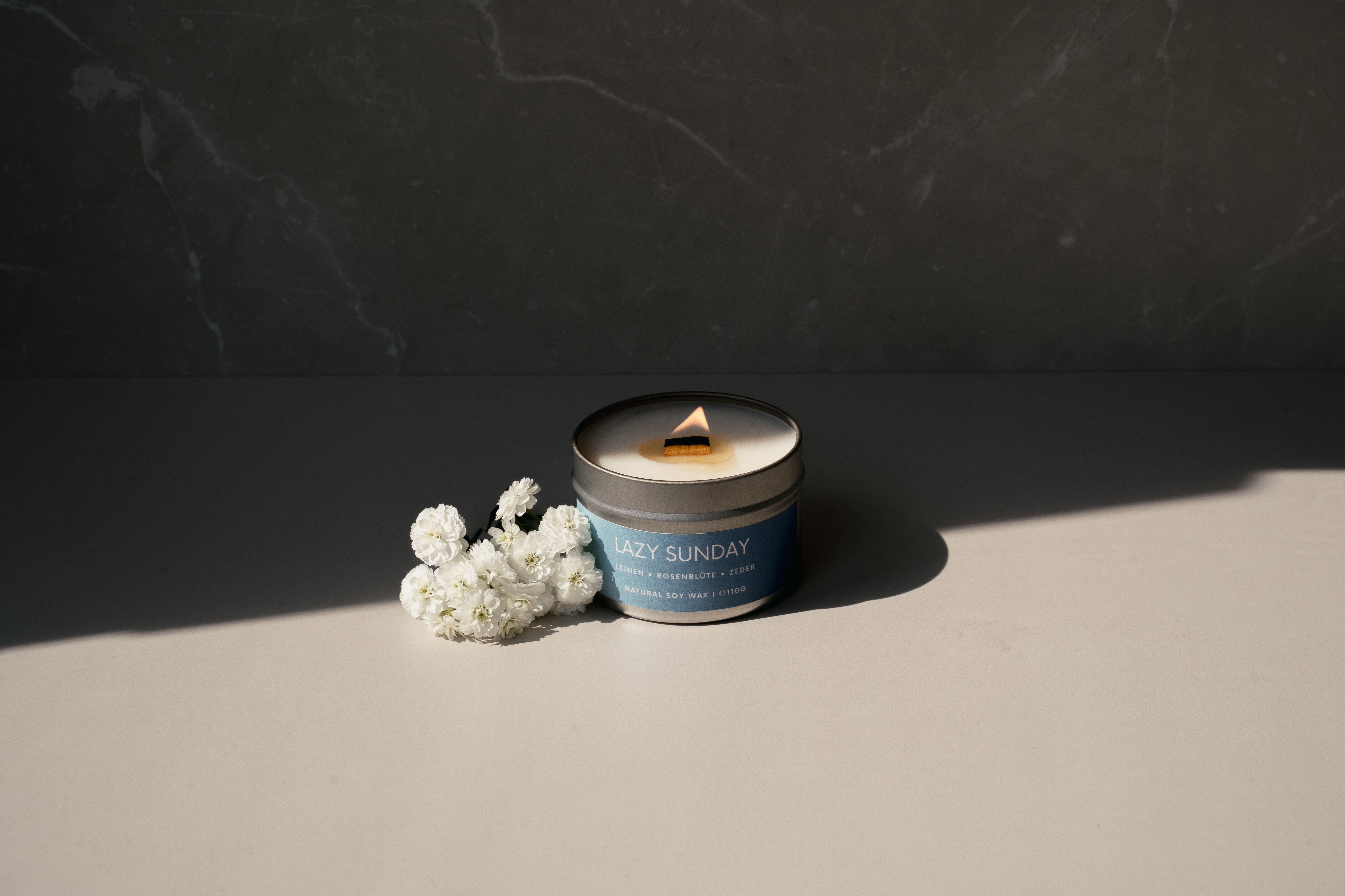 Candela profumata Lazy Sunday - stoppino in legno e cera di soia