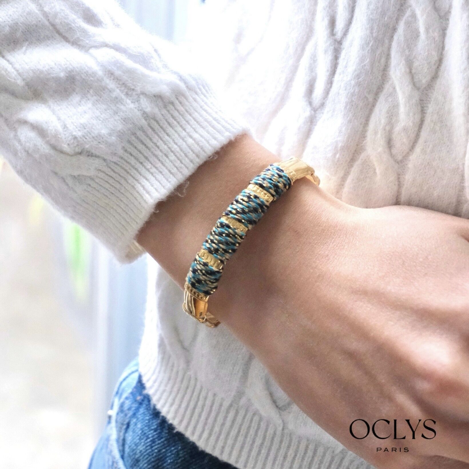 Bracciale rigido aperto Anya con cordino colorato in acciaio inossidabile