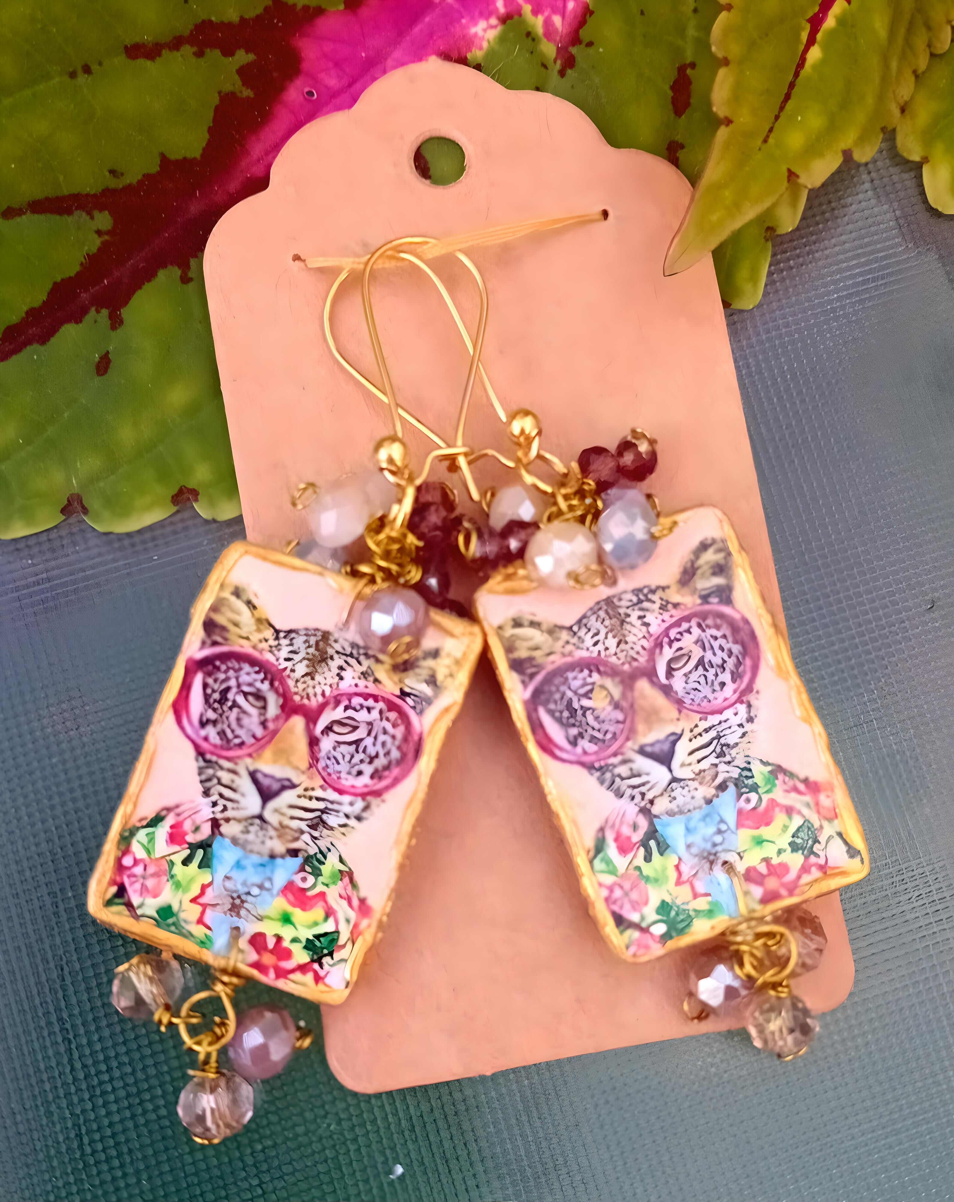 Leopardenmalerei mit Brille, Holzohrringe