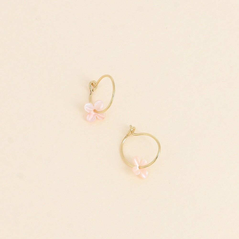 Orecchini a cerchio - fiore perlato 8 mm