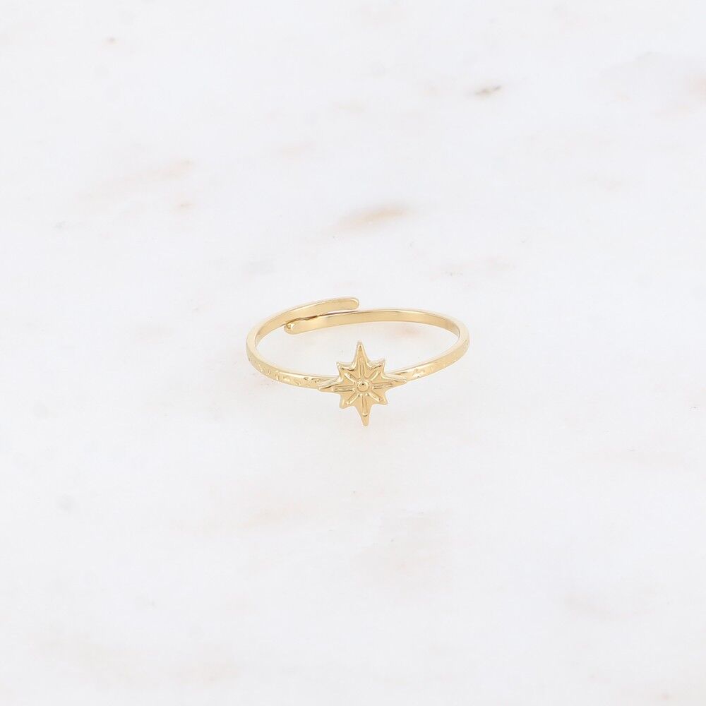 Anello sottile: anello martellato e stella polare testurizzata