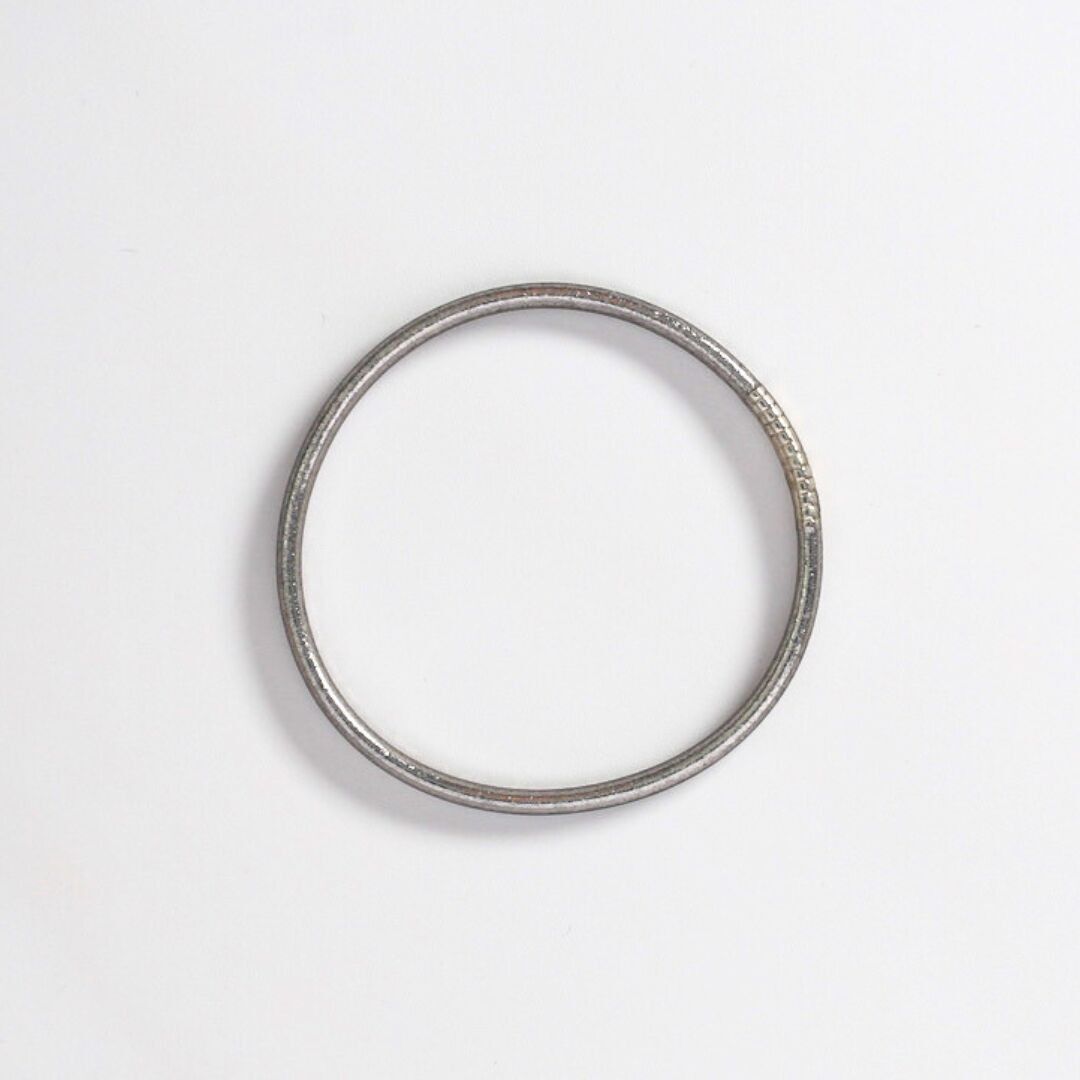 Raffinato braccialetto buddista in argento antico