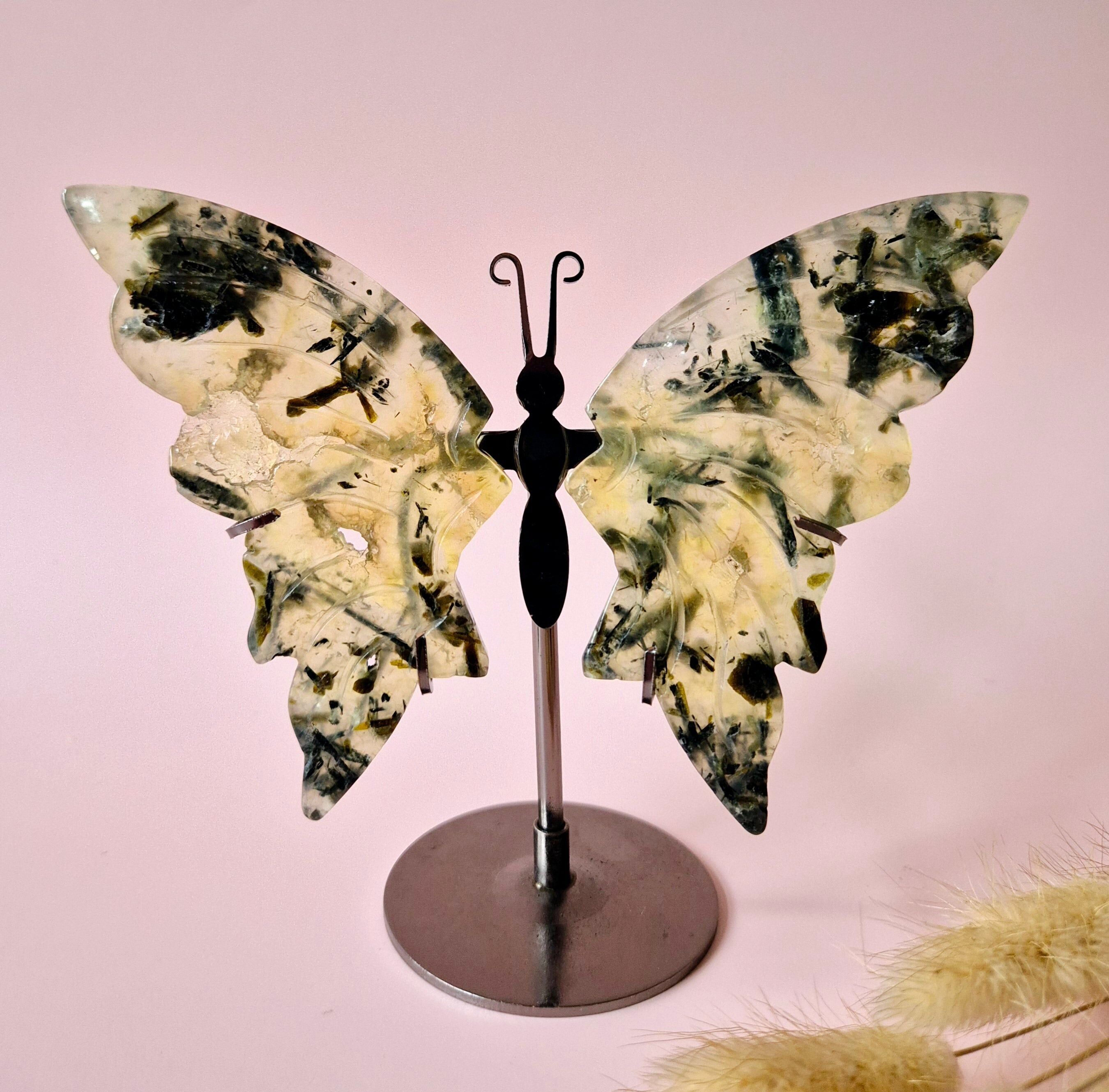 Prehnita Mariposa Piedra Preciosa Cristal Tallado con Soporte de Metal Mariposa