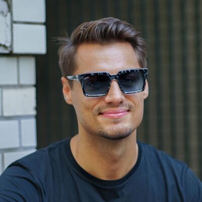 Arona: gafas de sol ligeras con elegantes monturas plateadas