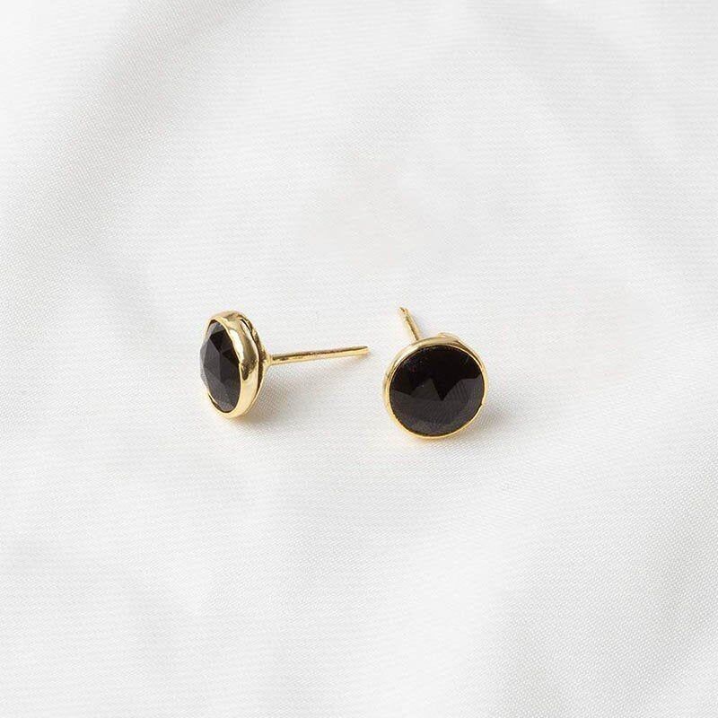 Orecchini di semi neri