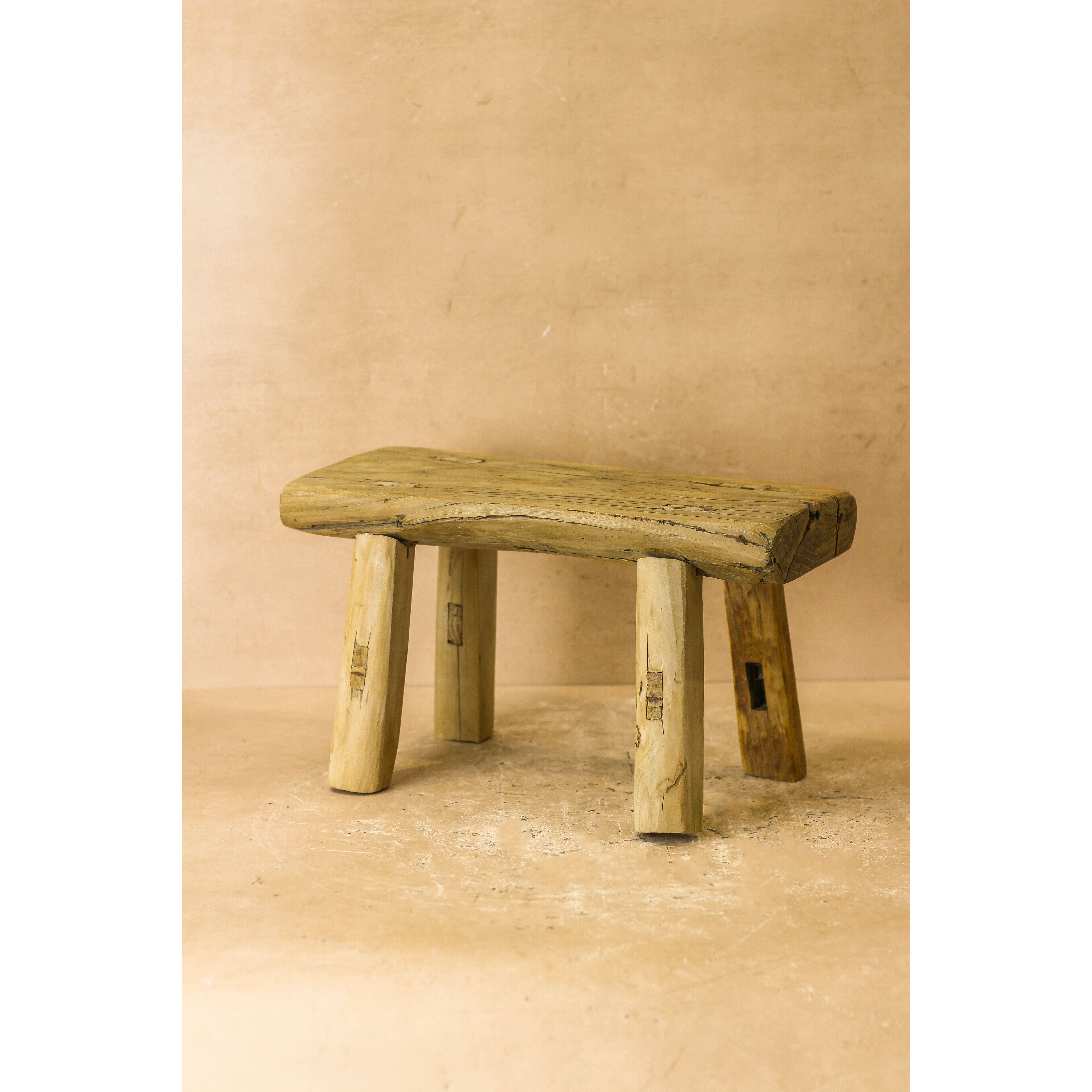 Rustikaler Vintage Hocker aus Ulmenholz - Klein - Nr. 19