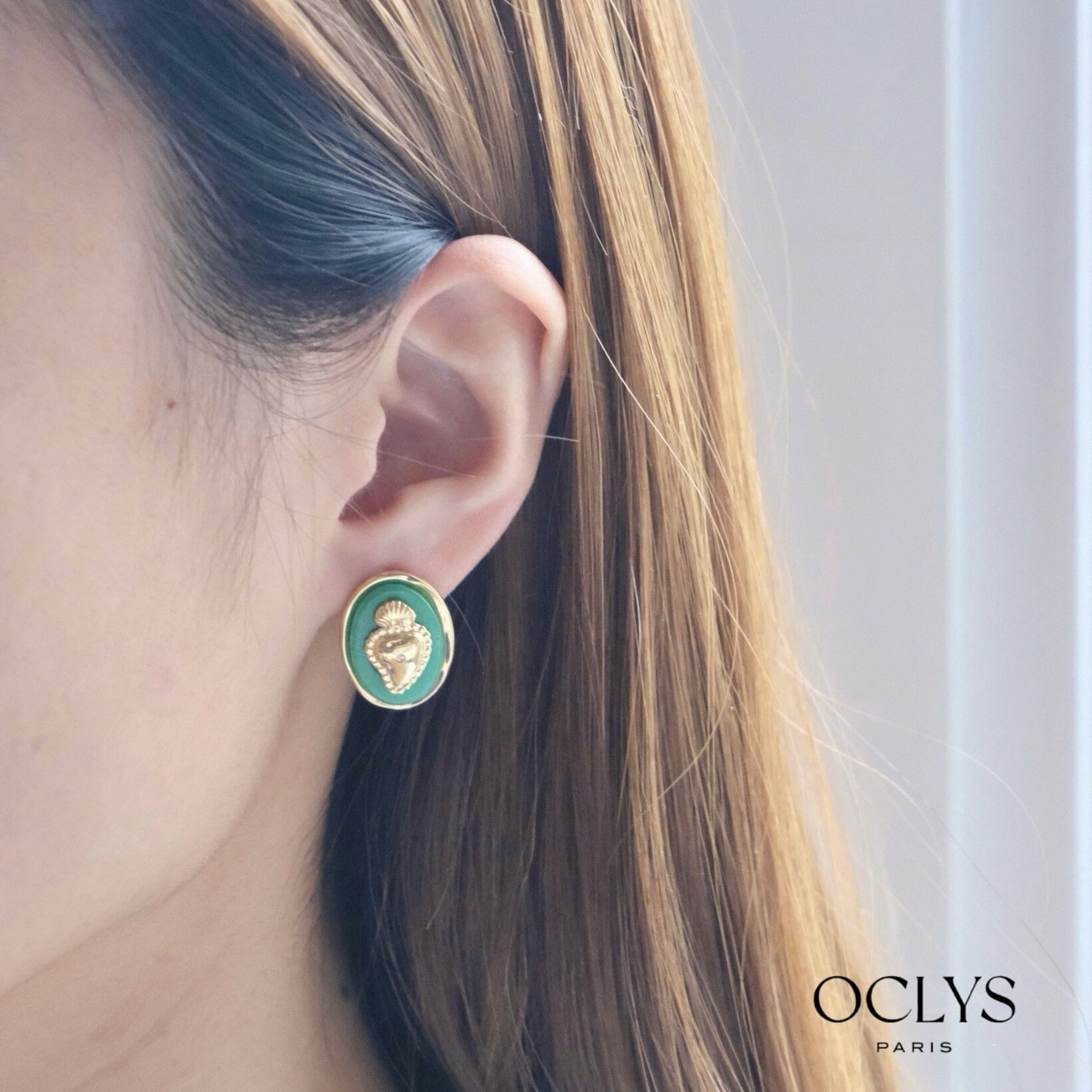 Orecchini rotondi colorati con strass cuore in acciaio inox Ivone