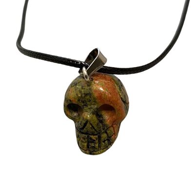 Colgante de cabeza de calavera de cristal con cordón negro