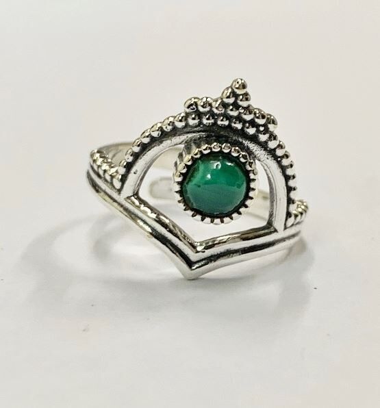 Crowned Chevron Crystal Ring 08