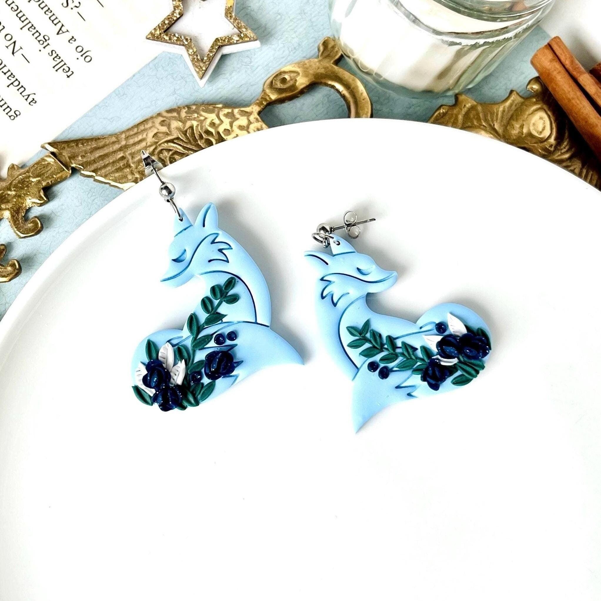 Orecchini a forma di volpe, gioielli in argilla polimerica, Cottagecore, grande volpe con fiori, animali della foresta, regali a forma di volpe